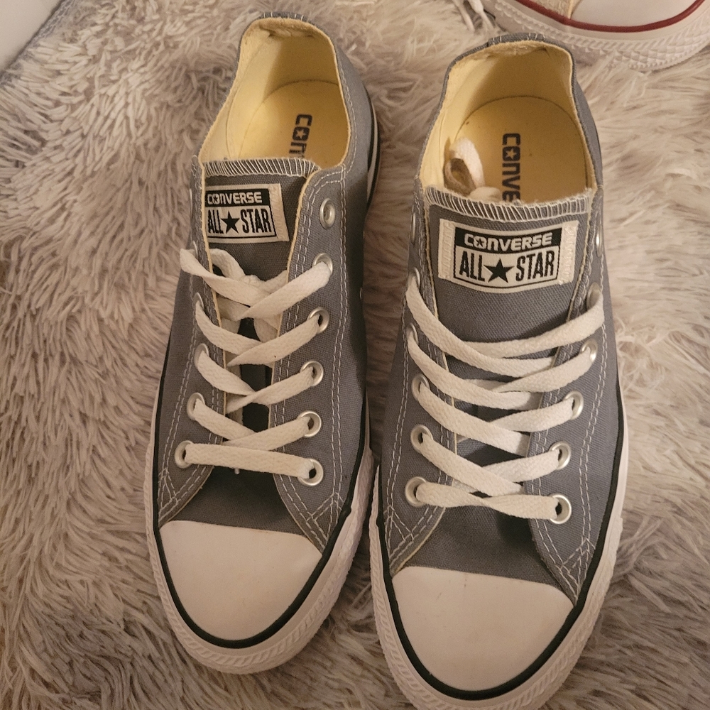 CONVERSE. Gray SIZE 10 WOMENS/8 MENS. Canvas